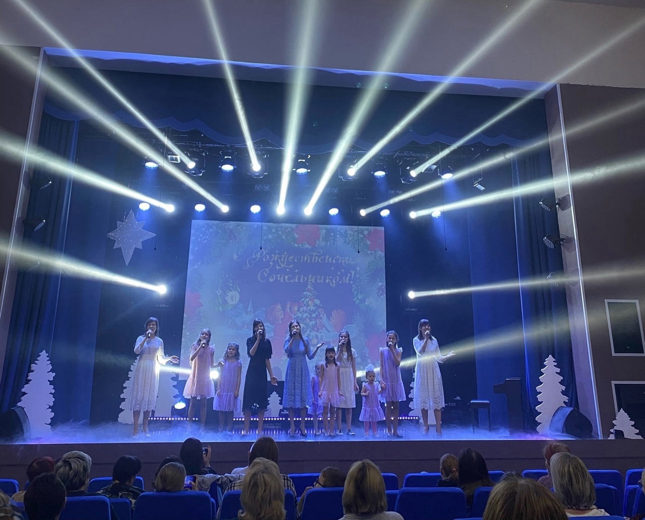 Выступление ансамбля "Благодать"