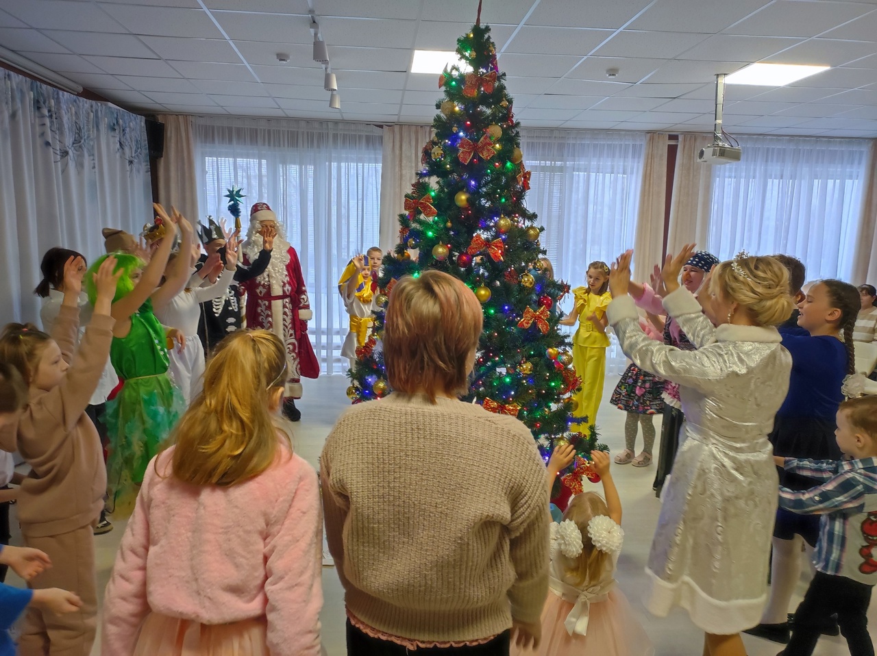 СКАЗКА К НАМ ПРИХОДИТ…