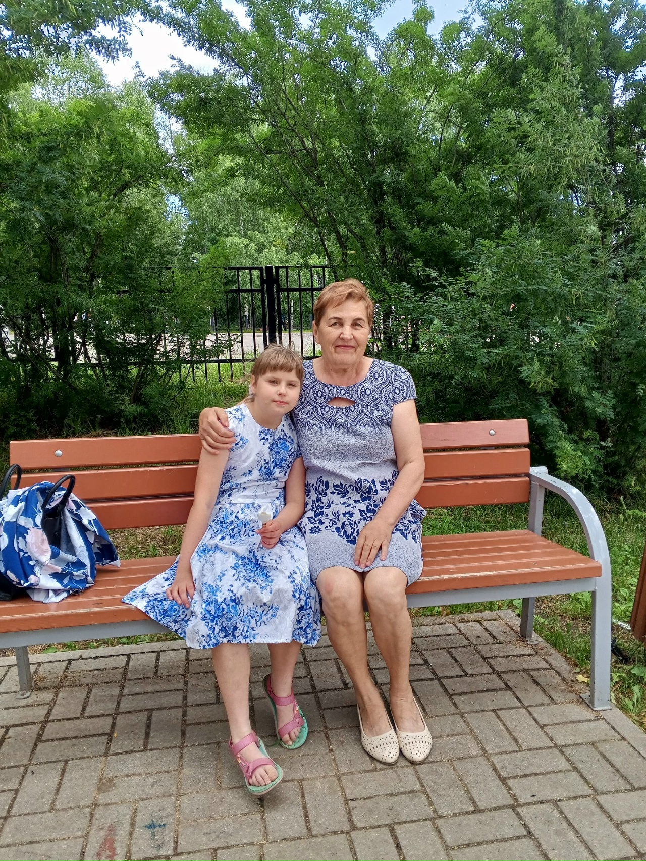 НА КАНИКУЛЫ В СЕМЬЮ.