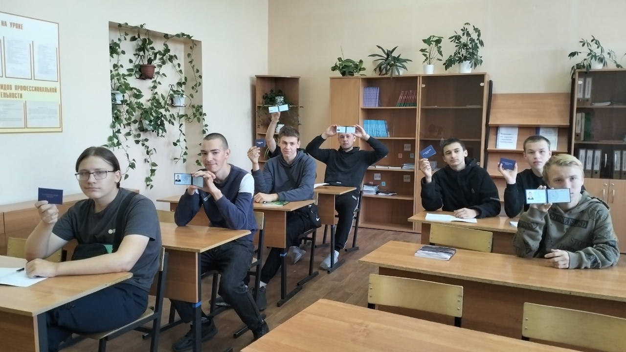 ПОЗДРАВЛЯЕМ ВАС, СТУДЕНТЫ!